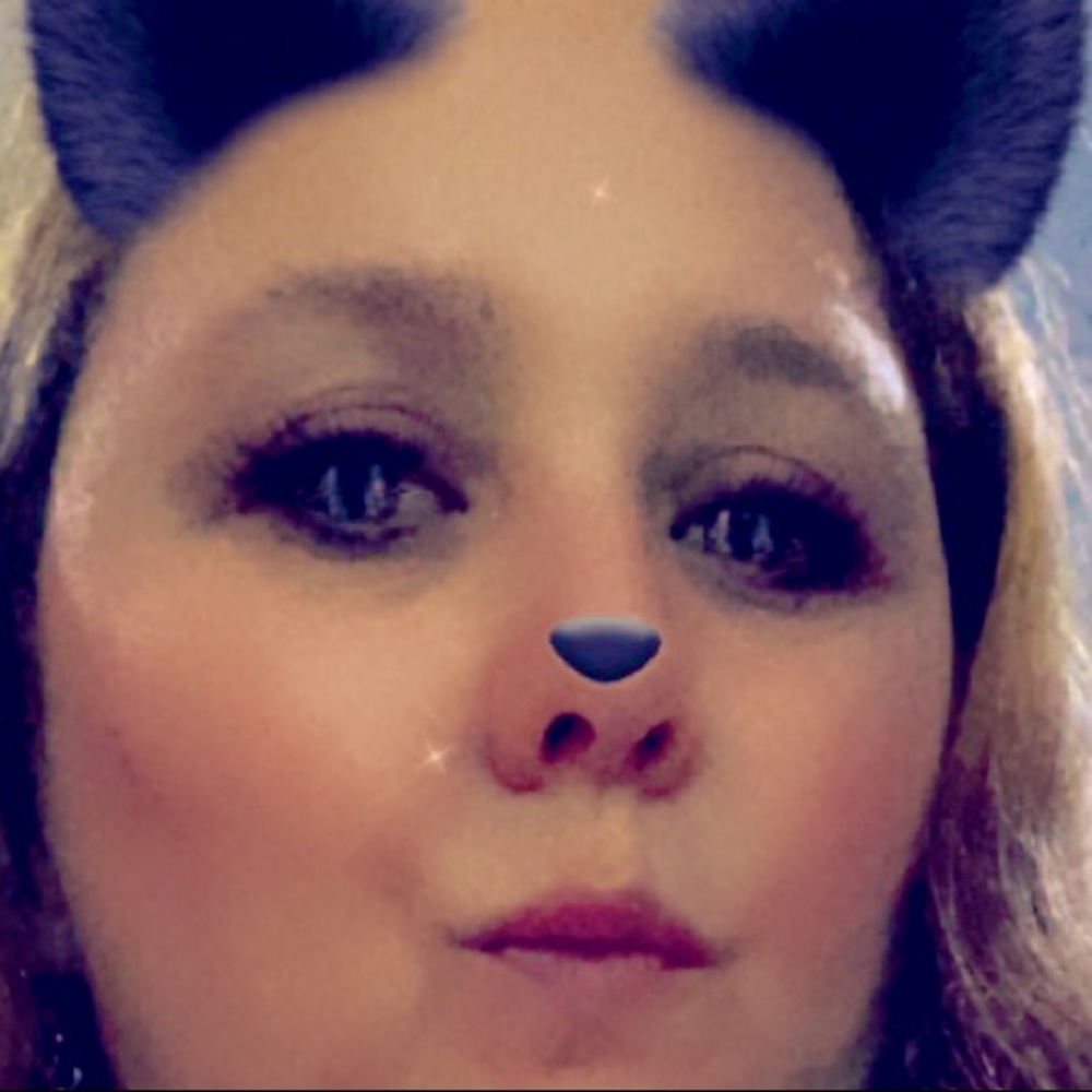 Meet your Posher, Crystal